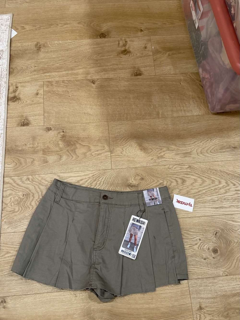 Rewash Olive Green Women’s Pleated Skort
